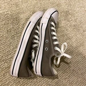 Gray converse chuck Taylor Low-Top Sneakers